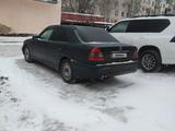 Mercedes-Benz C 180 1995 годаfor2 500 000 тг. в Астана – фото 4