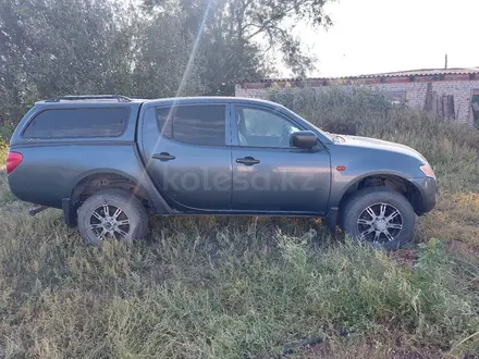 Mitsubishi L200 2008 года за 3 500 000 тг. в Уральск – фото 2