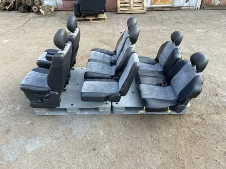 Комплект сидений на Мицубиси делику булку за 400 000 тг. в Алматы – фото 8