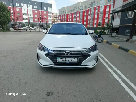 Hyundai Elantra 2020 года за 7 500 000 тг. в Актобе
