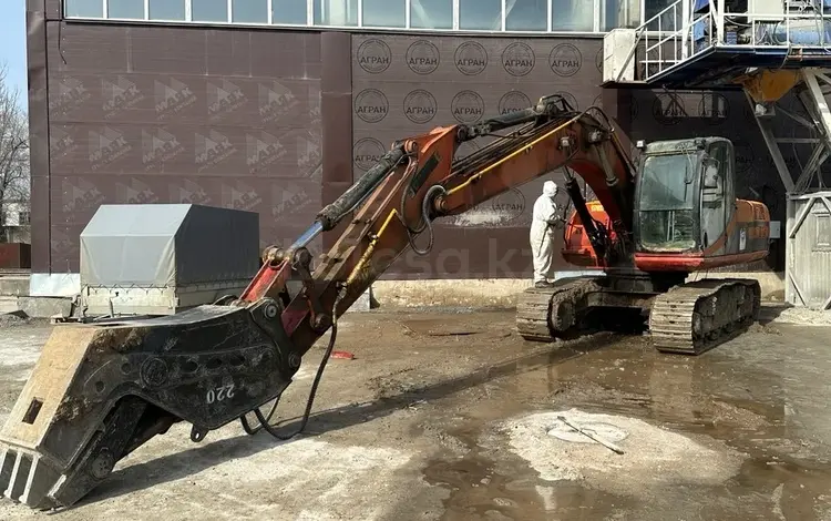 JCB  Гусеничный экскаватор JCB JS 200 2008 года за 18 999 000 тг. в Уральск