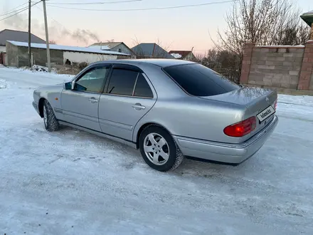 Mercedes-Benz E 230 1996 года за 2 700 000 тг. в Талдыкорган – фото 4