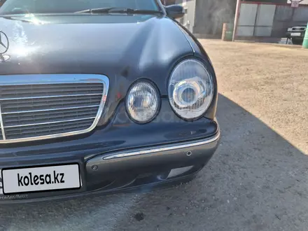 Mercedes-Benz E 240 2001 года за 4 300 000 тг. в Павлодар – фото 15