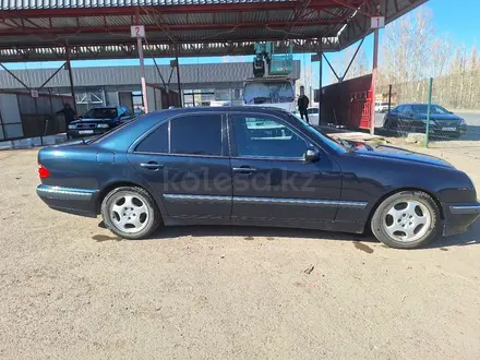 Mercedes-Benz E 240 2001 года за 4 300 000 тг. в Павлодар – фото 6