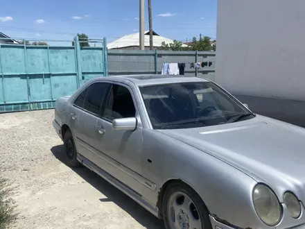 Mercedes-Benz E 280 1996 года за 2 200 000 тг. в Кызылорда – фото 2