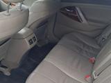 Toyota Camry 2011 года за 4 500 000 тг. в Уральск – фото 2
