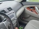 Toyota Camry 2011 года за 4 500 000 тг. в Уральск – фото 4