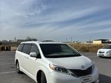 Toyota Sienna 2015 годаүшін9 900 000 тг. в Актау – фото 2