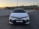 Toyota Camry 2023 года за 13 500 000 тг. в Шымкент – фото 2