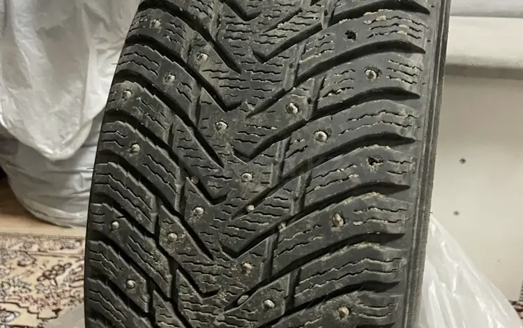 Nokian Nordman 8 215/55/17 зима за 180 000 тг. в Алматы