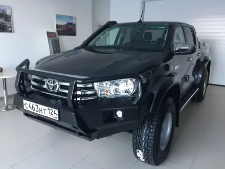 Бампер РИФ передний Toyota Hilux за 430 000 тг. в Алматы – фото 2