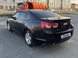 Chevrolet Malibu 2014 года за 6 000 000 тг. в Атырау – фото 2