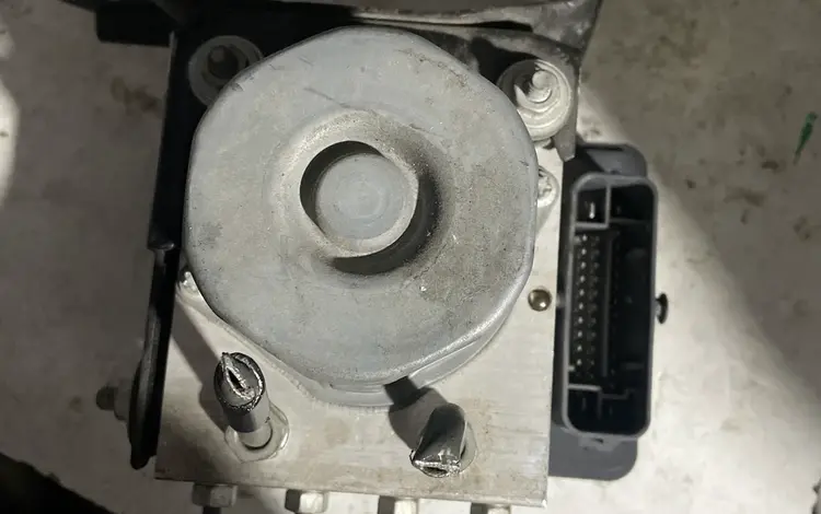 Камри 50 блок АБС за 80 000 тг. в Алматы