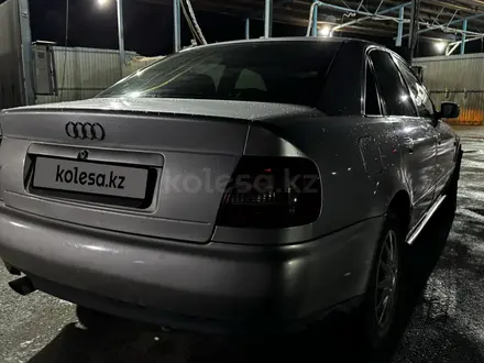 Audi A4 1997 года за 1 550 000 тг. в Тараз – фото 3