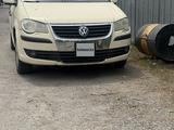 Volkswagen Touran 2006 года за 1 550 000 тг. в Алматы