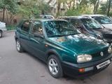 Volkswagen Golf 1993 года за 1 600 000 тг. в Астана – фото 2