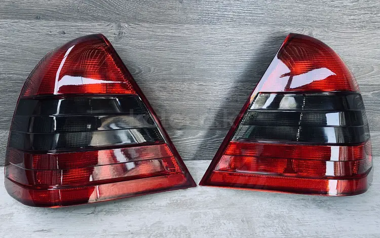 Mercedes Benz w202 задний фонарь за 20 000 тг. в Алматы