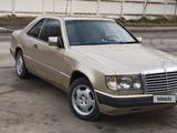 Mercedes-Benz E 230 1990 года за 1 654 333 тг. в Каскелен – фото 2