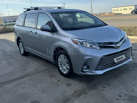 Toyota Sienna 2015 года за 7 200 000 тг. в Атырау – фото 14