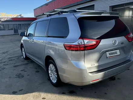 Toyota Sienna 2015 года за 7 200 000 тг. в Атырау – фото 19