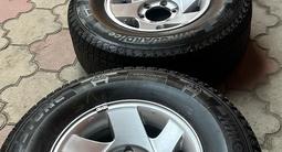 Диски оригинальные с зимней резиной за 240 000 тг. в Алматы