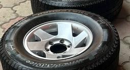 Диски оригинальные с зимней резиной за 240 000 тг. в Алматы – фото 4