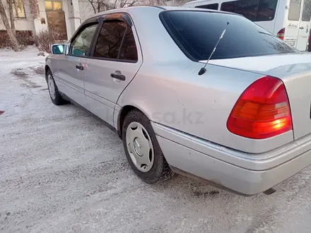 Mercedes-Benz C 180 1994 года за 2 400 000 тг. в Атбасар – фото 4