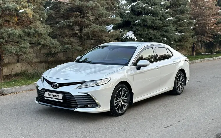 Toyota Camry 2023 года за 19 000 000 тг. в Алматы