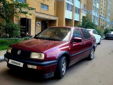 Volkswagen Vento 1994 года за 1 850 000 тг. в Астана