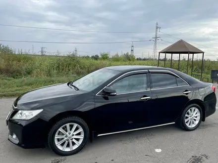 Toyota Camry 2013 года за 10 700 000 тг. в Астана – фото 2