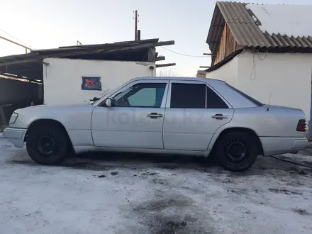 Mercedes-Benz E 200 1993 года за 1 800 000 тг. в Балпык би – фото 10