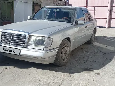 Mercedes-Benz E 200 1994 года за 1 800 000 тг. в Семей