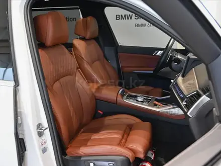 BMW X7 2023 года за 46 500 000 тг. в Алматы – фото 8