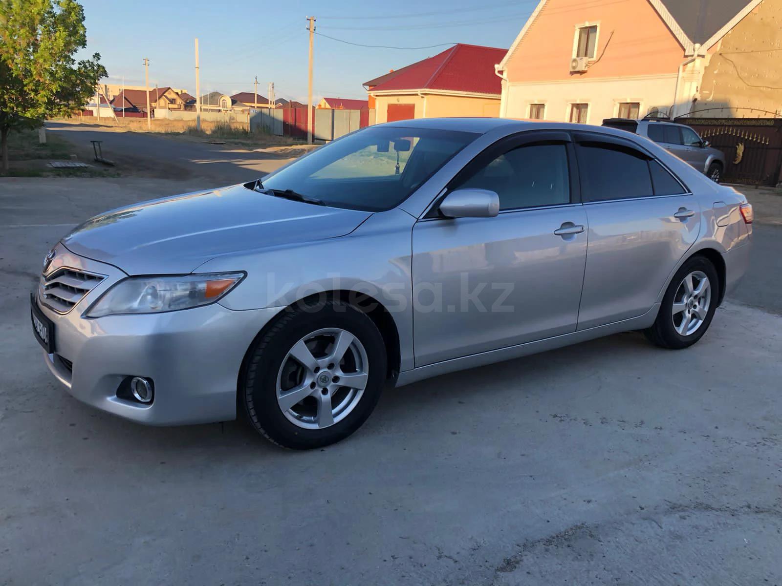 Toyota Camry 2011 г.