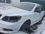 Skoda Octavia 2012 года за 600 000 тг. в Уральск – фото 2