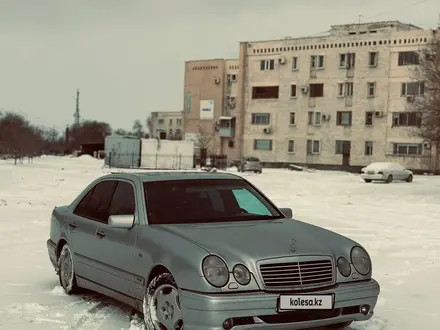 Mercedes-Benz E 320 1999 года за 4 800 000 тг. в Жанаозен – фото 9