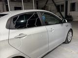 Kia Rio 2017 года за 6 000 000 тг. в Актобе – фото 3