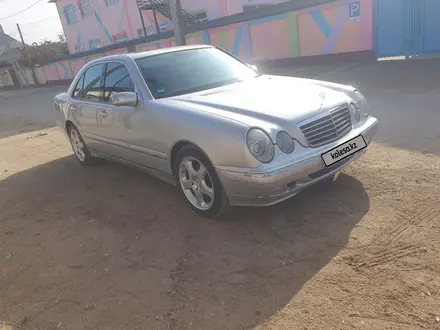 Mercedes-Benz E 320 2000 года за 5 200 000 тг. в Жетысай – фото 2