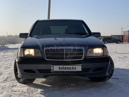 Mercedes-Benz C 180 1998 года за 2 700 000 тг. в Караганда