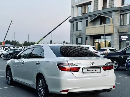 Toyota Camry 2017 года за 13 900 000 тг. в Шымкент – фото 5