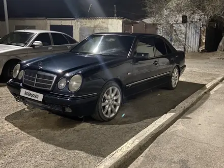 Mercedes-Benz E 420 1998 года за 3 800 000 тг. в Атырау