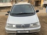 Volkswagen Sharan 1996 года за 2 000 000 тг. в Байконыр