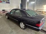 Mercedes-Benz E 320 1998 года за 2 500 000 тг. в Актобе – фото 3