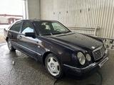 Mercedes-Benz E 320 1998 года за 2 500 000 тг. в Актобе
