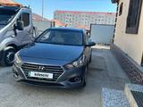 Hyundai Solaris 2017 года за 4 200 000 тг. в Атырау – фото 2