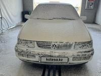 Volkswagen Passat 1995 годаfor700 000 тг. в Актау