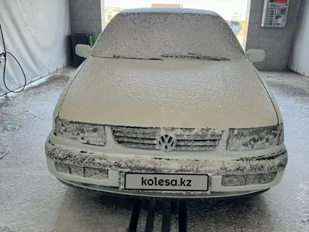 Volkswagen Passat 1995 года за 700 000 тг. в Актау