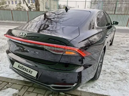 Hyundai Grandeur 2022 года за 12 555 000 тг. в Алматы – фото 11