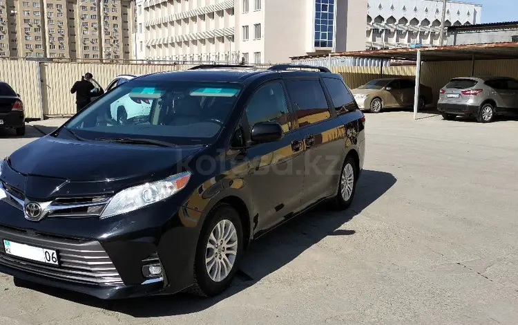 Toyota Sienna 2011 года за 10 500 000 тг. в Атырау