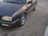 Volkswagen Golf 1995 годаүшін1 950 000 тг. в Тараз